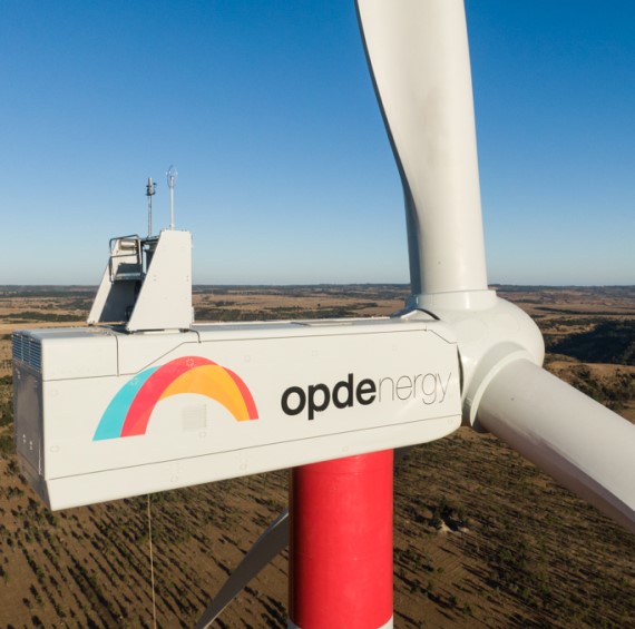 El Ministro de Energía de Chile visita el primer aerogenerador del parque eólico La Estrella de Opdenergy